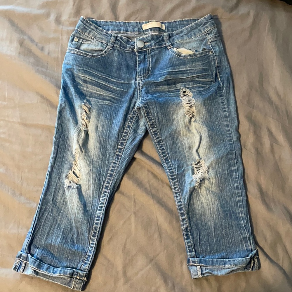 No boundaries Capri jeans